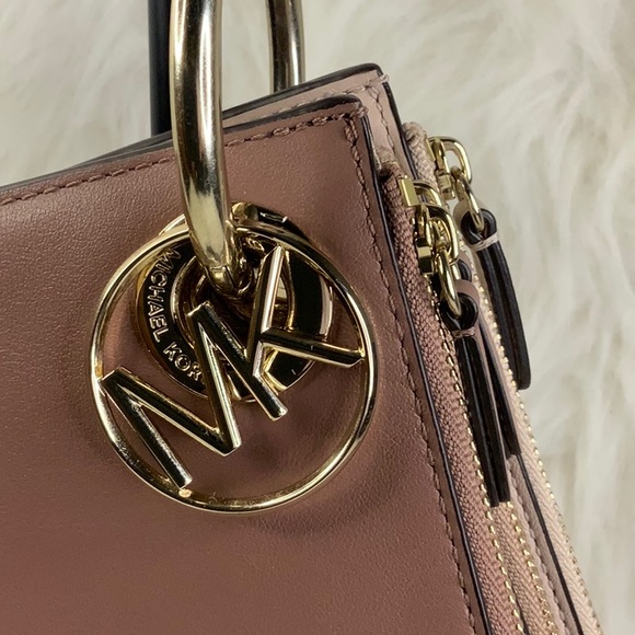 Michael KORS blush/nude Trio Leather Wristlets (NWOT) - Picture 4 of 16